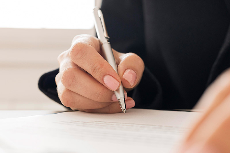 Notaires salariés, Clercs et Personnel des Etudes notariales : règles applicables (et conseils) en cas de licenciement
